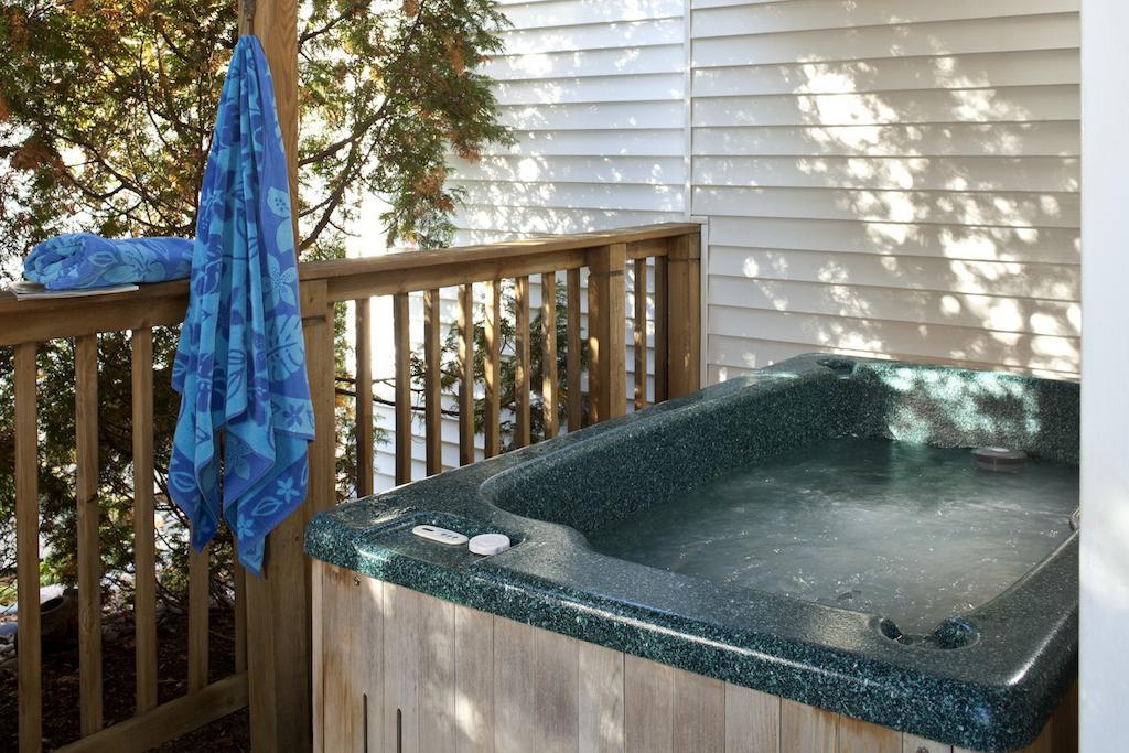 Bed and Breakfast Huron House Oscoda Экстерьер фото
